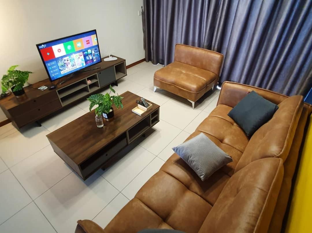 The Landmark By Katana 3Br To 4Br Luxury Seaview Landmark Homestay At Gurney 15-16Pax 无敌海景套房 Tanjung Tokong Exterior foto